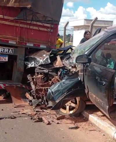Imagem da notícia Motorista e bebê ficam feridas após batida contra carreta em Costa Rica